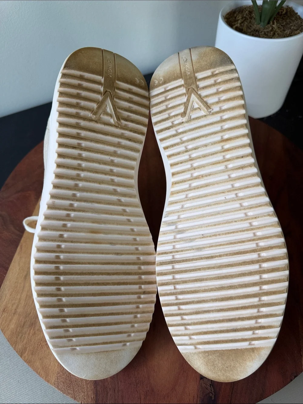 Vionic Kearny Lace-Up Gold Metal Sneakers